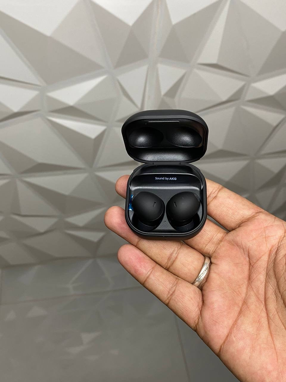 *🤩 Samsung BUDS 2 PRO 2024 Model_Restocked On Demand 🤩* {Colour Availability May Vary}