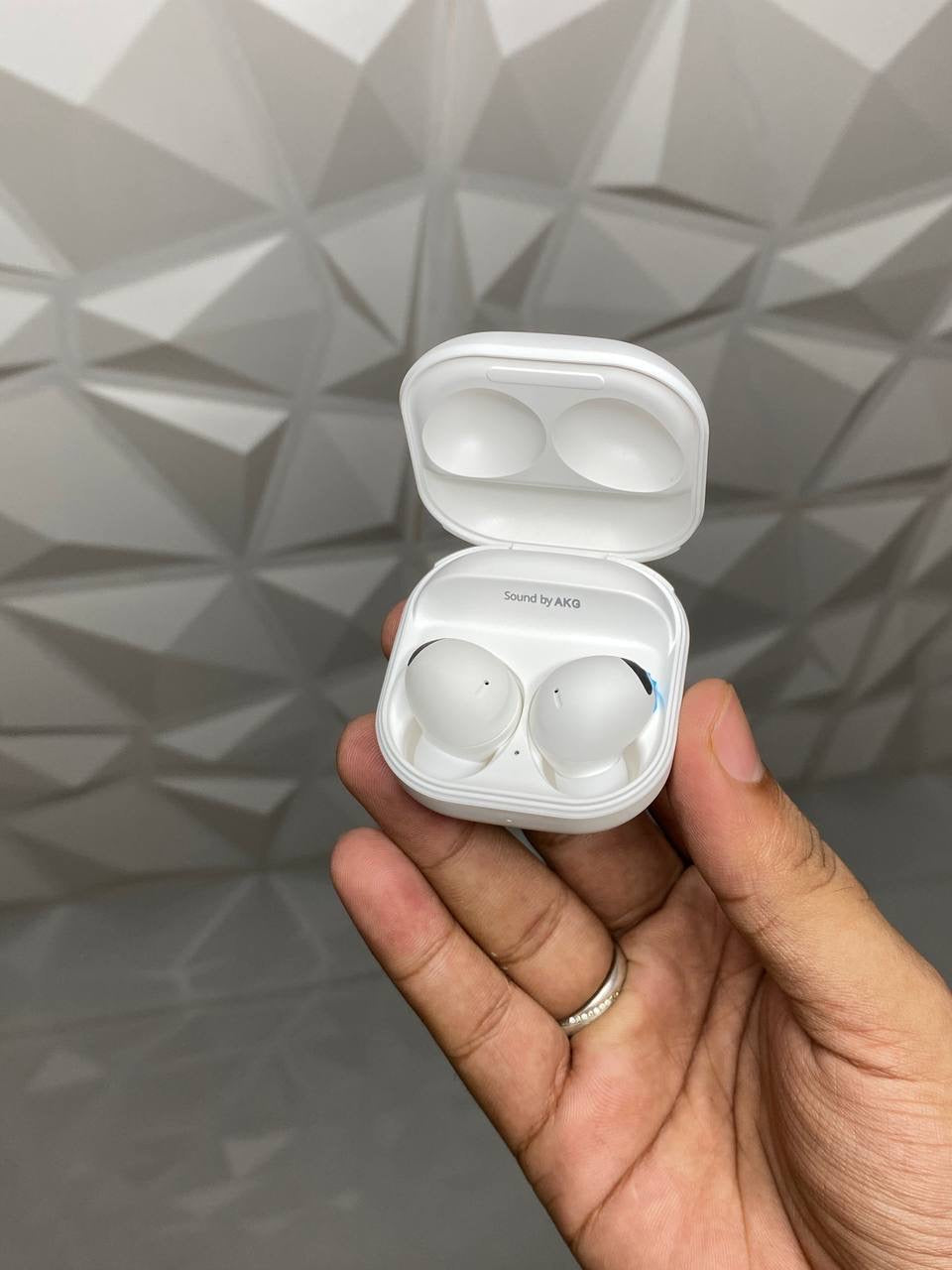 *🤩 Samsung BUDS 2 PRO 2024 Model_Restocked On Demand 🤩* {Colour Availability May Vary}