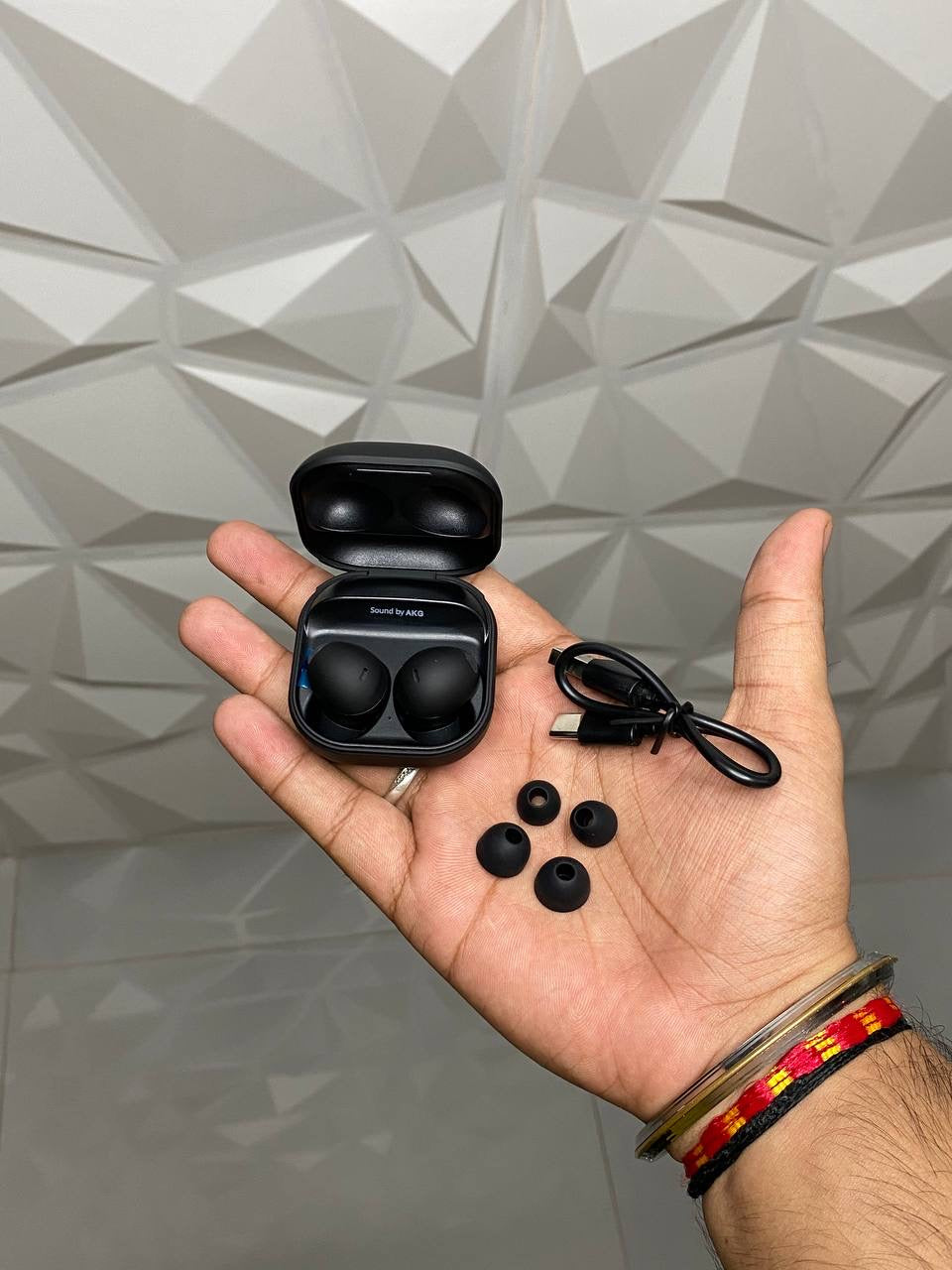 *🤩 Samsung BUDS 2 PRO 2024 Model_Restocked On Demand 🤩* {Colour Availability May Vary}